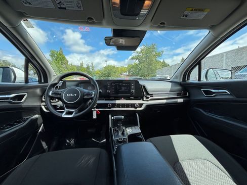 Used 2025 Kia Sportage LX FWD image 32