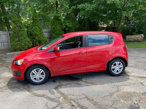 Used 2012 Chevrolet Sonic LS FWD image 2