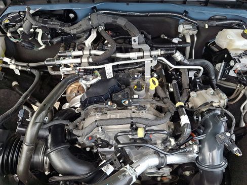 Used 2025 Ford Bronco Outer Banks AWD/4WD image 27