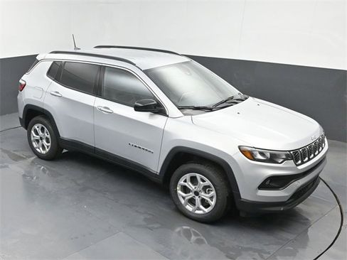 New 2026 Jeep Compass Latitude image 35