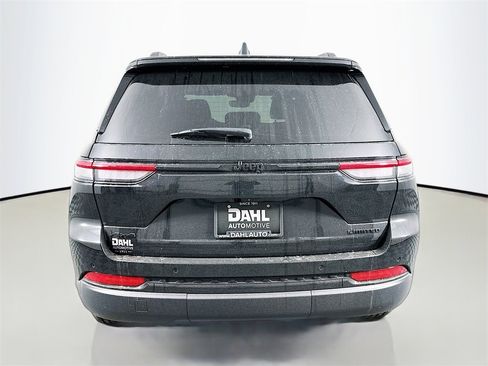 Used 2024 Jeep Grand Cherokee Limited w/ Black Appearance Package image 6