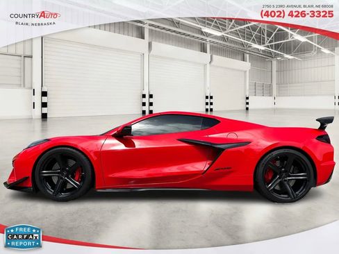 Used 2024 Chevrolet Corvette Z06 RWD image 2