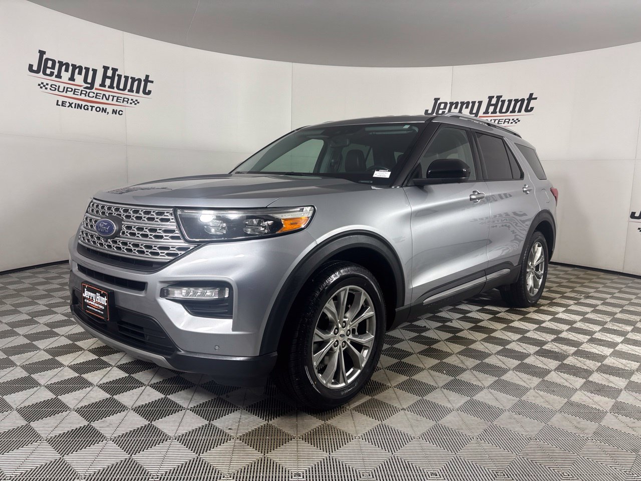 Used 2022 Ford Explorer Limited AWD/4WD image 1