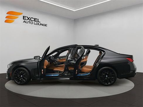 Used 2020 BMW 750i xDrive 750i xDrive w/ M Sport Package image 67