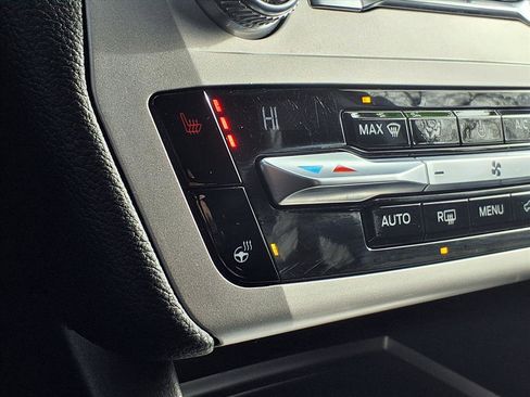 Used 2021 Ford Explorer XLT w/ Equipment Group 202A image 5