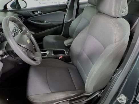 Used 2017 Chevrolet Cruze LT image 20