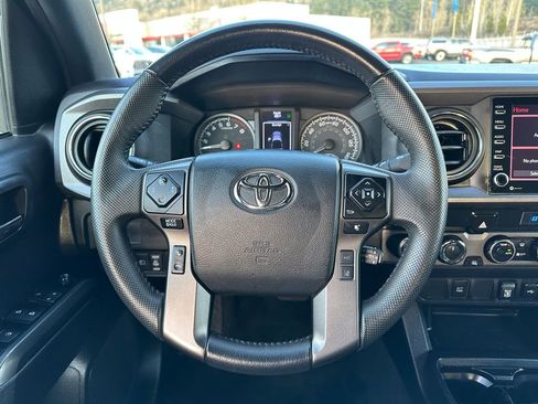 Used 2023 Toyota Tacoma TRD Off-Road image 18
