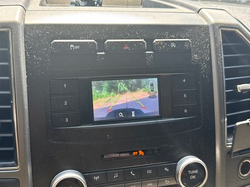 Used 2018 Ford Expedition XLT w/ Equipment Group 201A RWD image 24