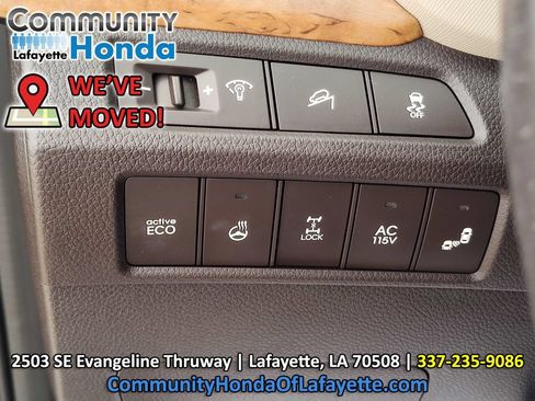 Used 2016 Hyundai Santa Fe Limited w/ Option Group 04 AWD/4WD image 24