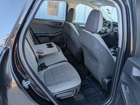 Used 2022 Ford Escape SE w/ SE Sport Appearance Package image 25