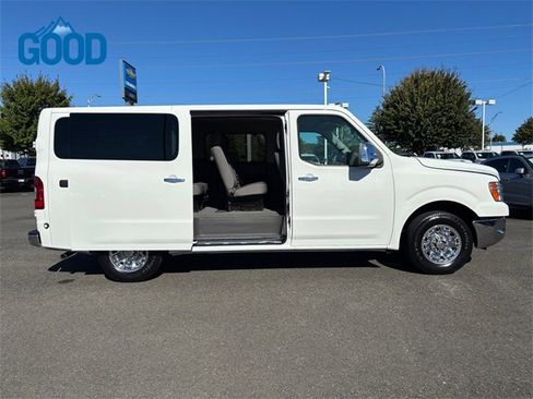 Used 2020 Nissan NV 3500 SV w/ Navigation Package image 33