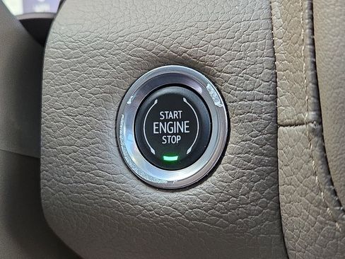 Used 2021 GMC Yukon Denali w/ Denali Ultimate Package image 25