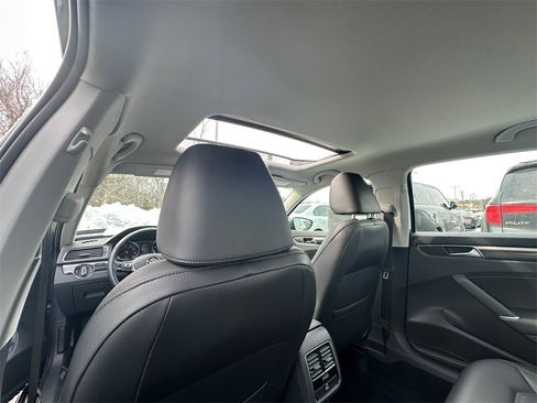Used 2018 Volkswagen Passat 2.0T SE image 28