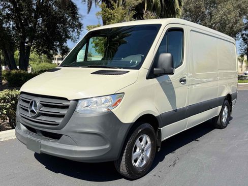 Used 2022 Mercedes-Benz Sprinter 1500 image 8