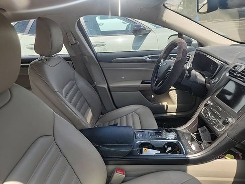 Used 2020 Ford Fusion SEL FWD image 14