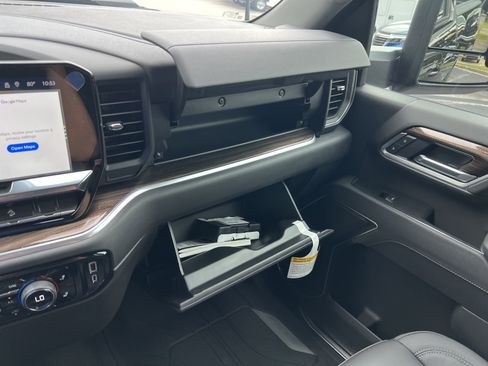 Used 2025 Chevrolet Silverado 2500 LT w/ Safety Package image 29