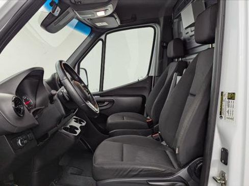 Used 2022 Mercedes-Benz Sprinter 1500 image 14