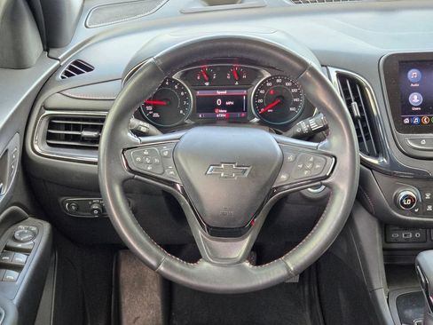 Used 2022 Chevrolet Equinox RS w/ Infotainment Package FWD image 16