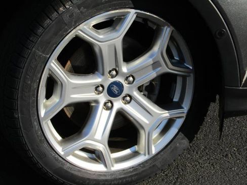 Certified 2019 Ford Escape Titanium image 5