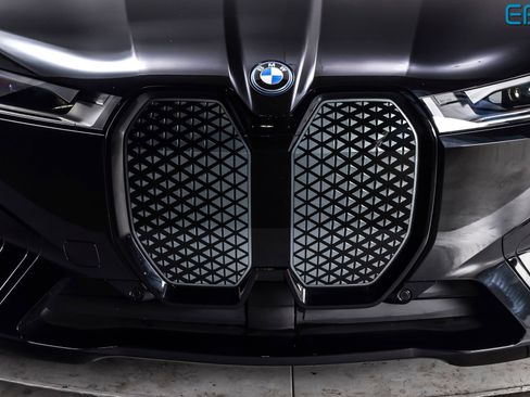 Used 2025 BMW iX xDrive50 w/ Sport Package AWD/4WD image 9