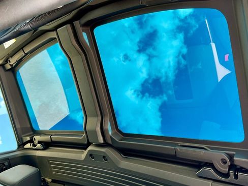 Used 2025 GMC Hummer EV 3X image 40