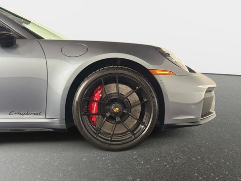 Used 2026 Porsche 911 Carrera GTS w/ Premium Package RWD image 22