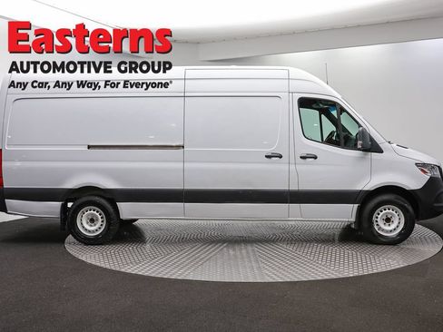 Used 2020 Mercedes-Benz Sprinter 2500 w/ Driver Convenience Package image 4