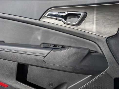 Used 2025 Kia Sportage X-Line w/ Premium Package image 12