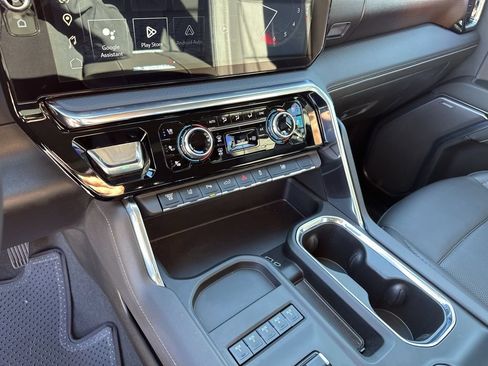 Used 2025 GMC Sierra 3500 Denali w/ Denali Reserve Package image 34