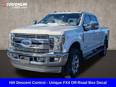 Used 2019 Ford F250 Lariat w/ Chrome Package image 4