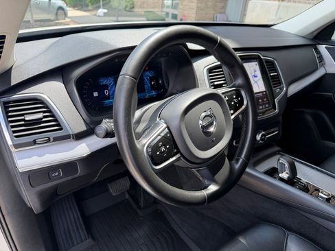 Used 2024 Volvo XC90 B5 Core AWD/4WD image 15