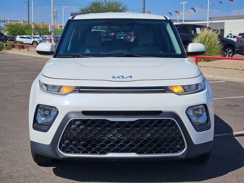 Used 2022 Kia Soul LX FWD image 2
