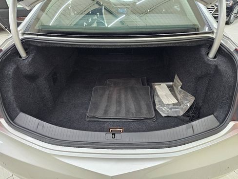 Used 2013 Cadillac XTS Luxury FWD image 13