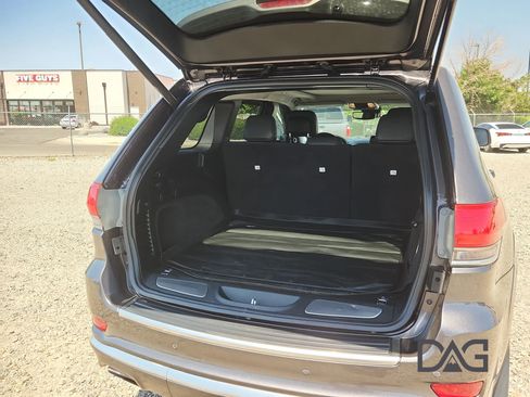 Used 2018 Jeep Grand Cherokee Summit w/ Platinum Series Group image 19