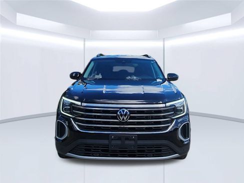 Used 2025 Volkswagen Atlas SE AWD/4WD image 2