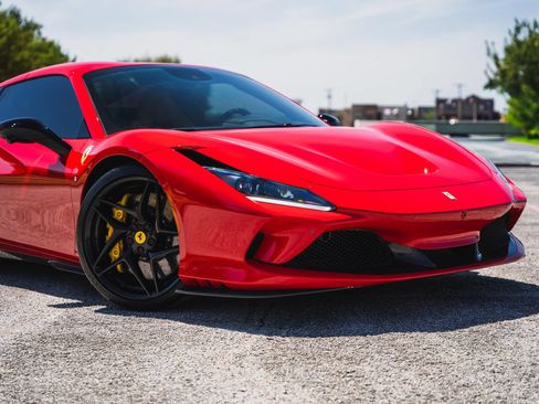 Used 2021 Ferrari F8 Tributo RWD image 37