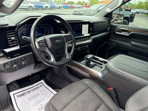 Used 2024 Chevrolet Silverado 1500 RST AWD/4WD image 17