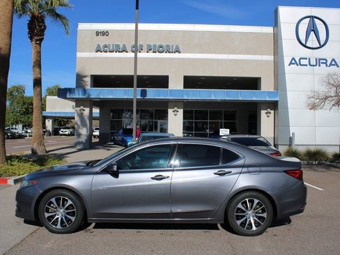 Used 2017 Acura TLX image 2