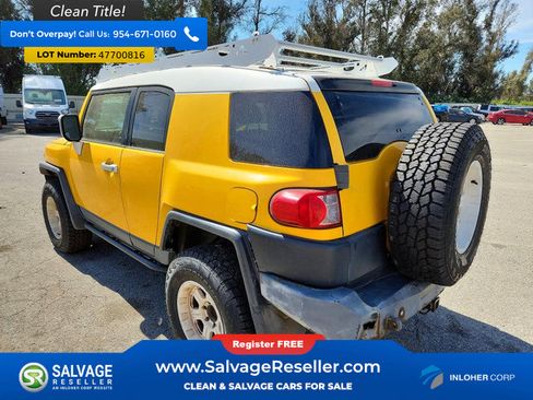 Used 2007 Toyota FJ Cruiser 4WD image 3
