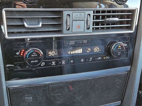 Used 2024 INFINITI QX80 Luxe image 30