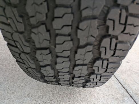 Used 2015 Jeep Wrangler Unlimited Sahara w/ Connectivity Group image 9