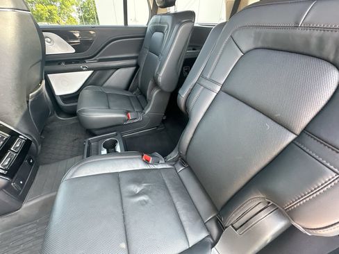 Used 2021 Lincoln Aviator Reserve w/ Equipment Group 202A AWD/4WD image 4