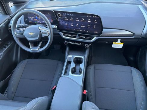 New 2026 Chevrolet Equinox EV LT image 26