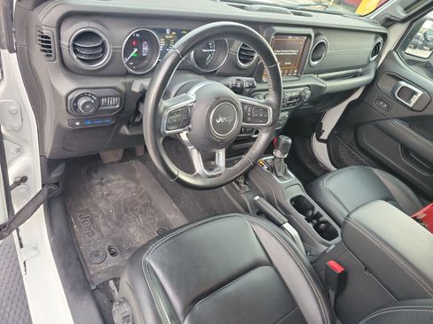 Used 2022 Jeep Wrangler Unlimited Sahara w/ Safety Group AWD/4WD image 13