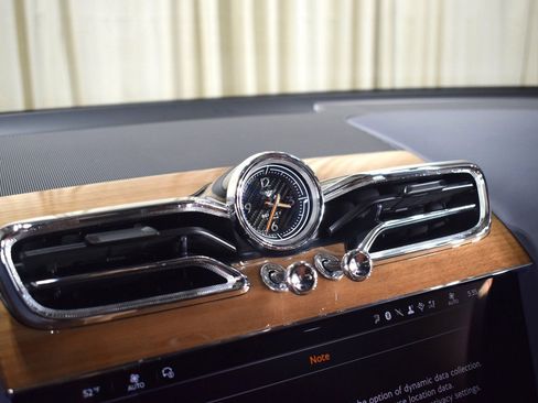 New 2026 Bentley Bentayga AWD/4WD image 34