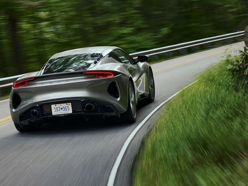 Used 2025 Lotus Emira RWD image 27