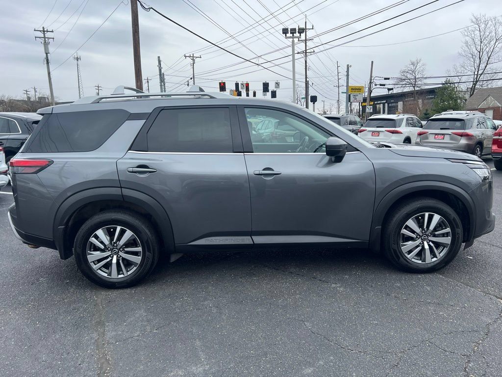 Used 2023 Nissan Pathfinder SL w/ Cargo Package AWD/4WD image 5