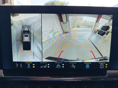 Used 2024 Chevrolet Silverado 2500 High Country w/ Technology Package image 20