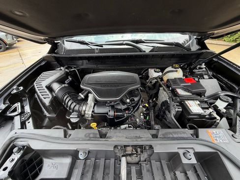 Used 2023 GMC Acadia SLT FWD image 39