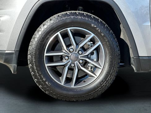 Used 2021 Jeep Grand Cherokee Limited image 24